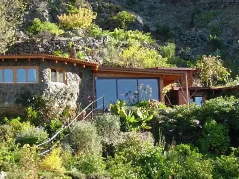 yoga retreat canary islands accomadations